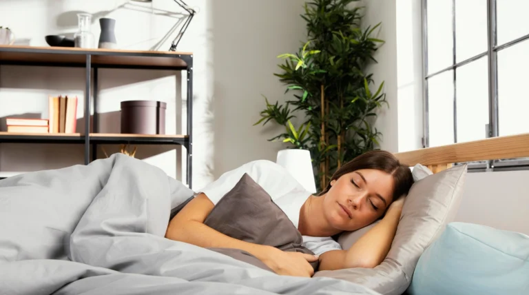 Dormir bien ayuda a proteger el cerebro y retrasar el envejecimiento cerebral según estudios científicos
